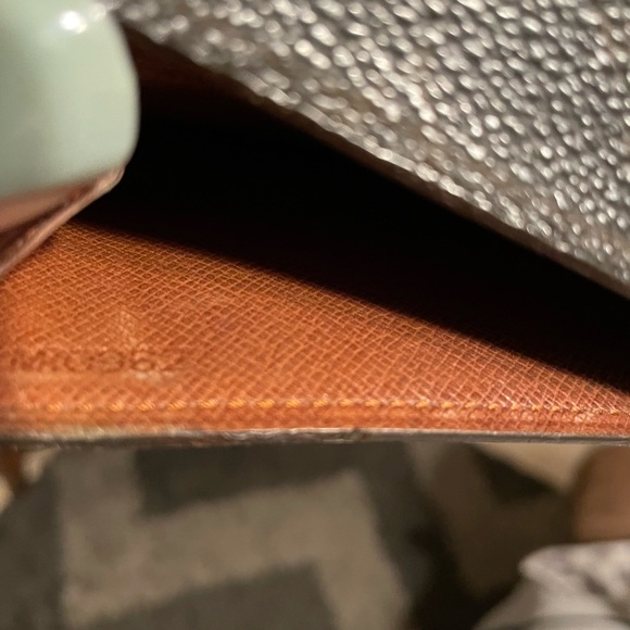 Authentic vintage Louis Vuitton Wallet - Picture 5 of 10